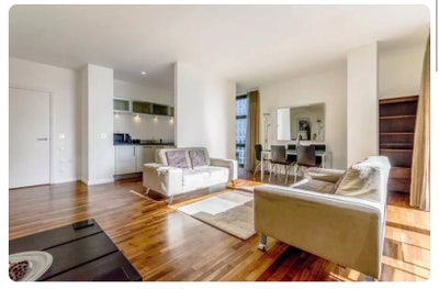 Discovery Dock - Central Canary Wharf 2 bed 2 bath Main Photo