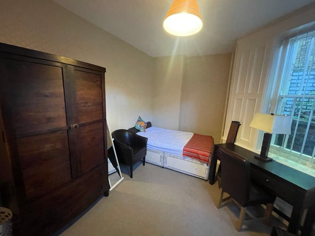 Single and Double Rooms Available Main Photo