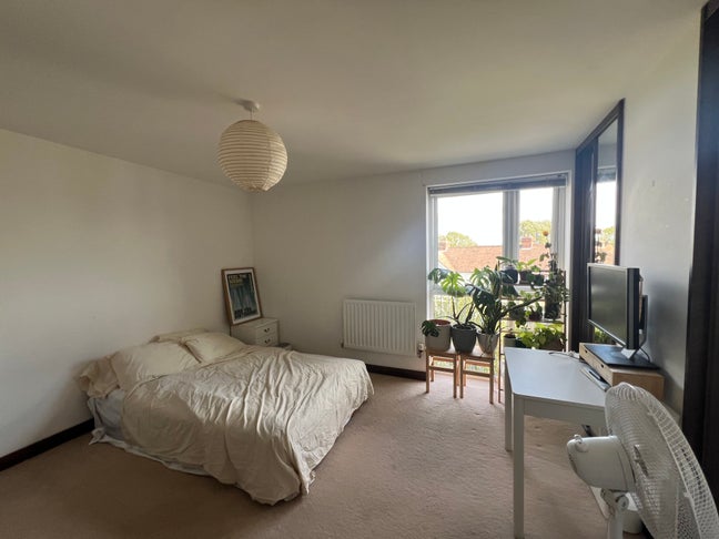 Ensuite room in a shared house  Main Photo