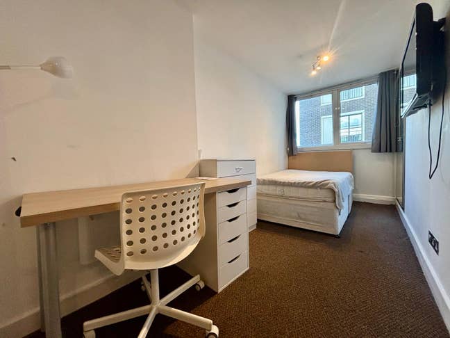 Double 1-Bed with Roof Terrace, Fitzrovia Main Photo
