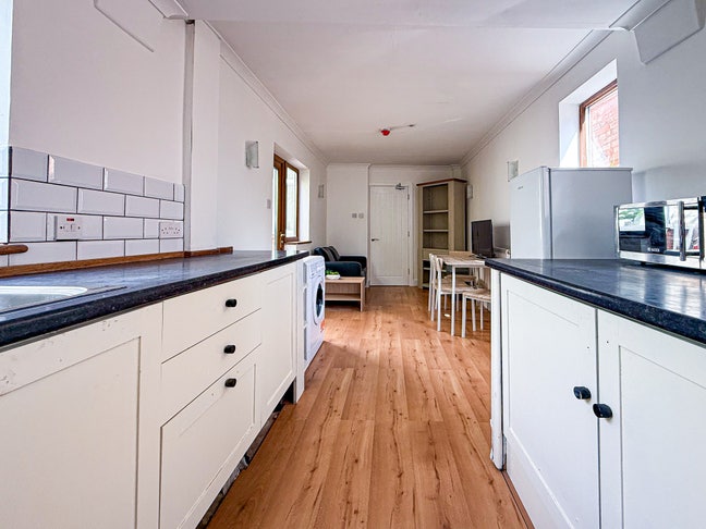 Double rooms to rent in Taunton town centre  Main Photo
