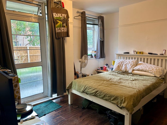 Reduced!! 2 Double Rooms - Rainhill Way Bow E3 Main Photo
