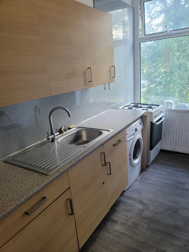 Studio flat &pound;550/ all inclusive  Main Photo