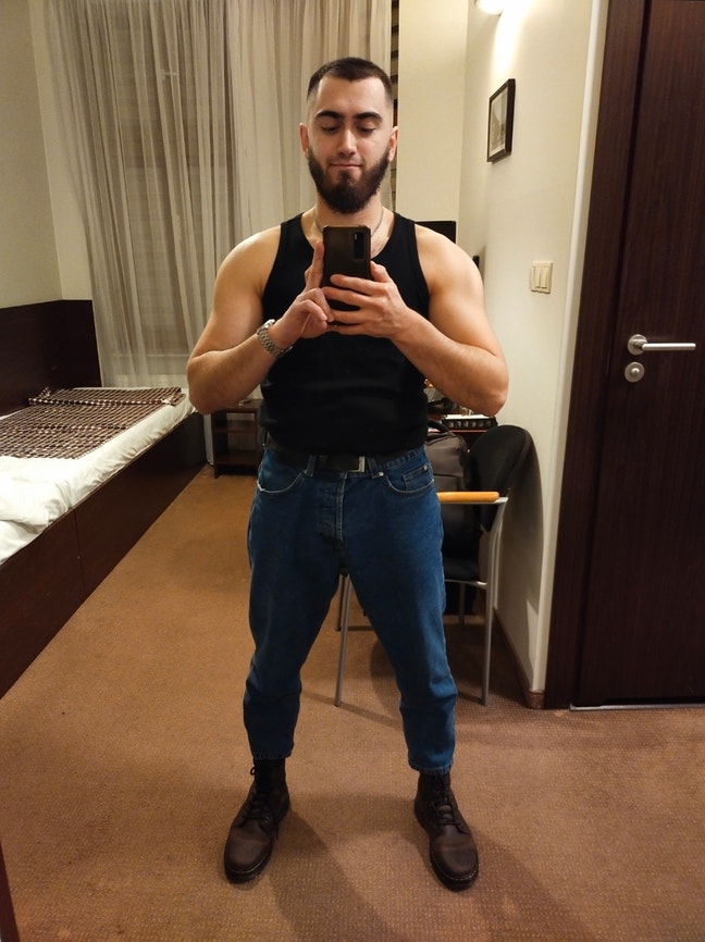 Couple seeks double room Main Photo