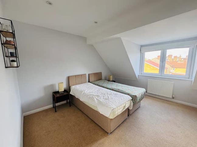 Spacious En-Suite for Rent - Slough Main Photo