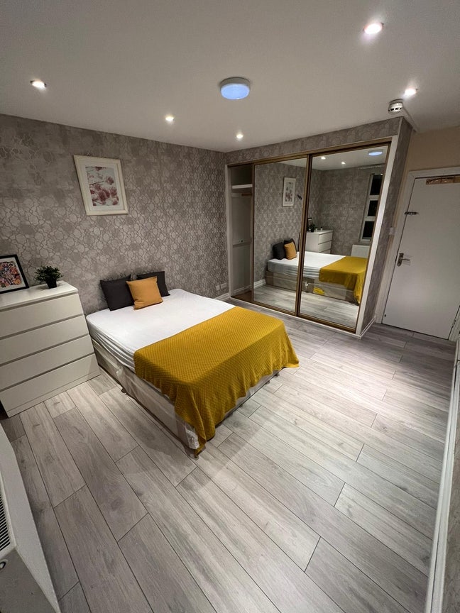 Spacious Double Room – Cricklewood Main Photo