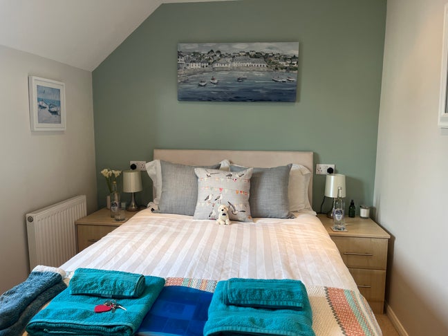 Lovely room available in the heart of Wells Main Photo