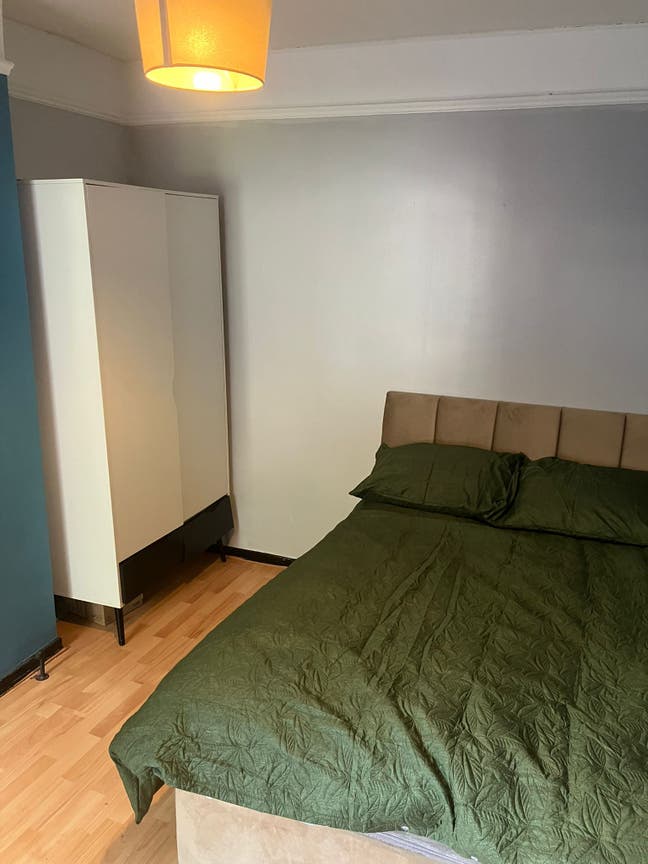 Room  1 Sherwood Street Main Photo
