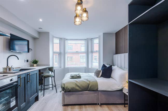 Six Modern Studio-Style Ensuite Double Rooms Main Photo