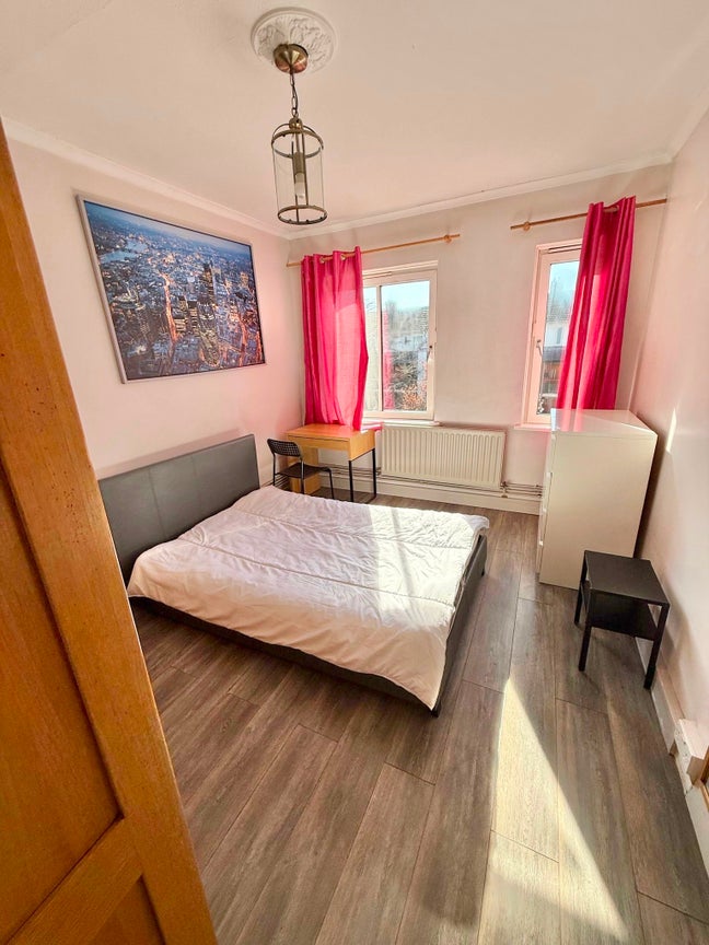 Amazing Rooms - Beckton E6 - Available Soon! Main Photo