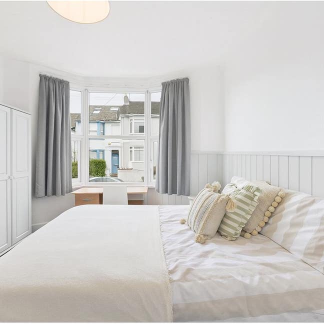 Double Room in Newly Refurbished House  Main Photo