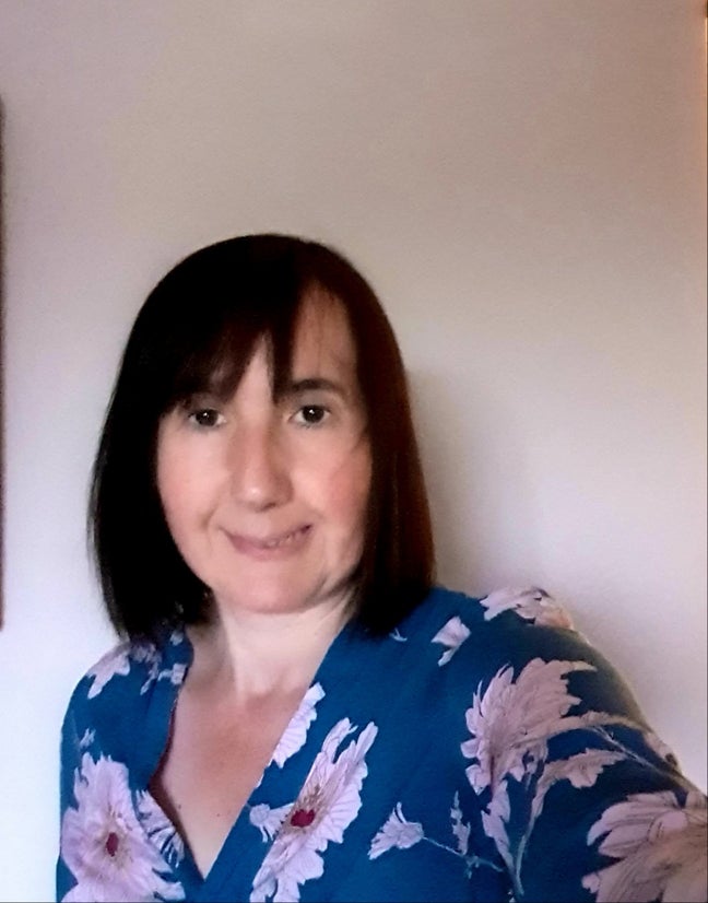 Professional female seeks short-term rental Main Photo
