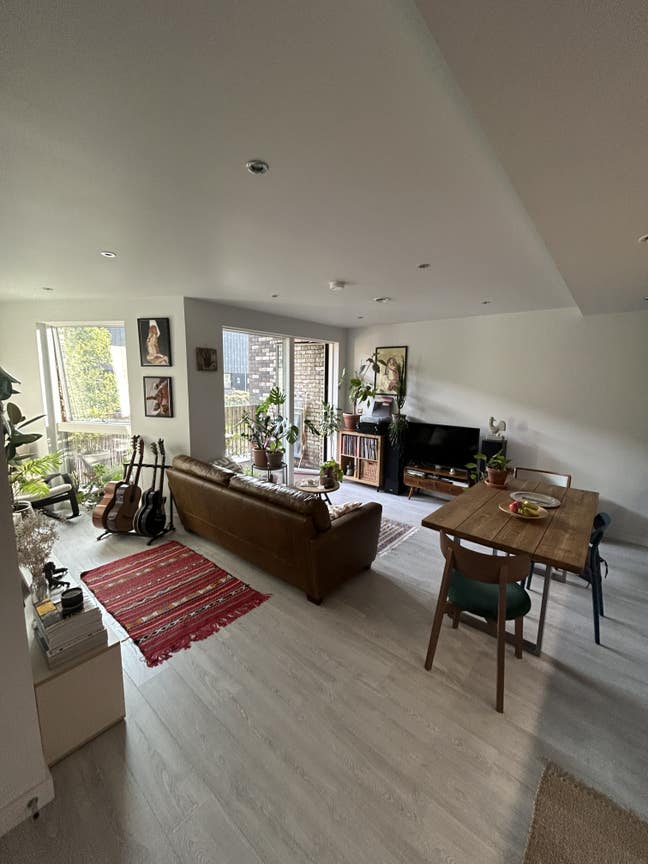 Mon-Fri room for Professional in Hackney Wick Main Photo