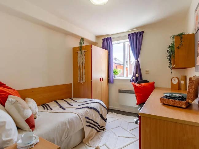 En Suite at Private Student Accomodation for Sale Main Photo
