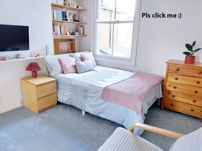 Sociable all girls flat 1 min to Tube + shops  Main Photo