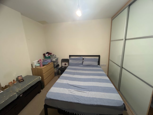 1 Bedroom available in a 2 Bedroom Flat Main Photo