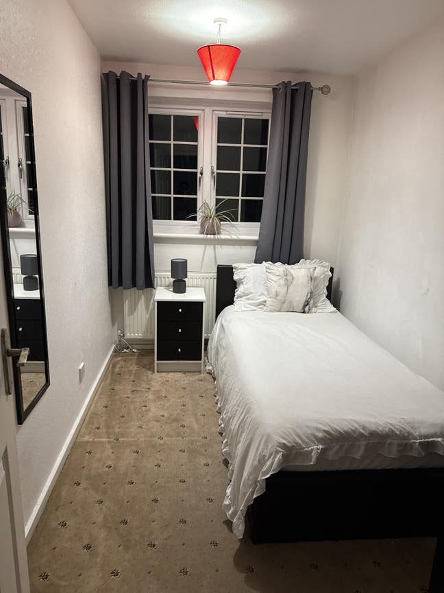 Room for rent Main Photo