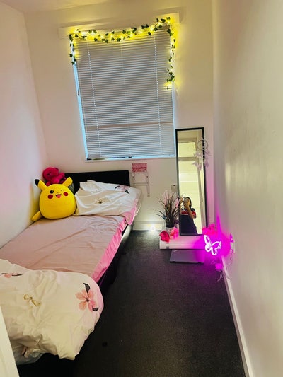 A furnished box room available Main Photo