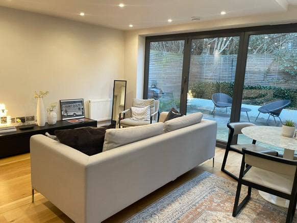 Gorgeous Room in 3-bed Fulham Flat Main Photo