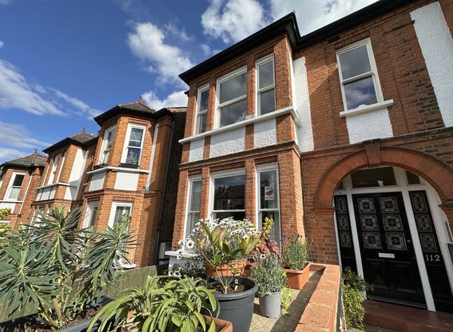 Sunny 1-Bed Flat - All Bills Inc. (short term let) Main Photo