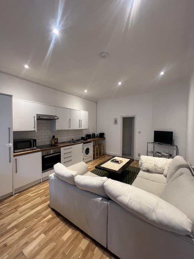 Room available in 2-bedroom flat in Angel  Main Photo