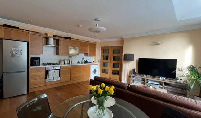 1 Bedroom, 400ft from Ealing Broadway Station Main Photo