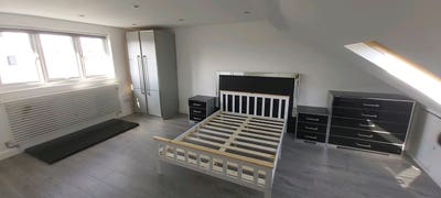 Large Loft room with en suite  Main Photo