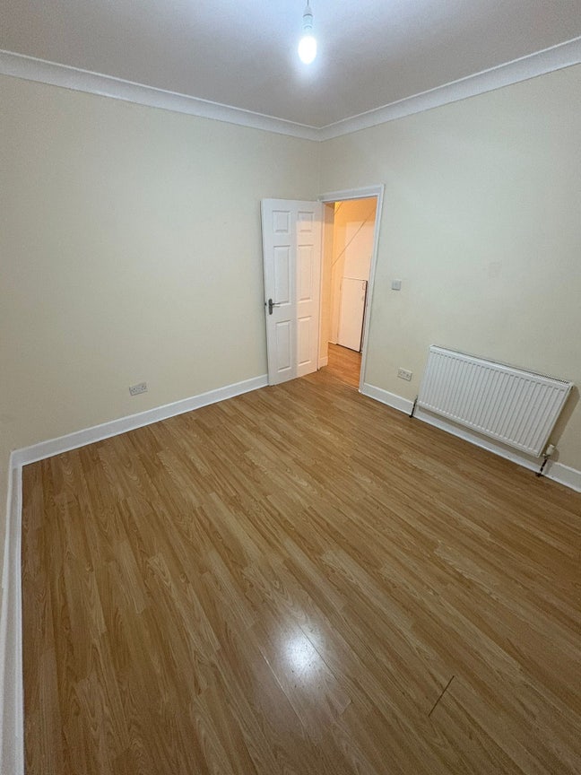 Spacious Rooms in Dagenham  Main Photo