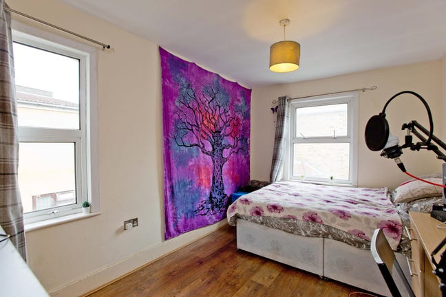 Rooms to rent ( zone 2) near westfiled shopping ce Main Photo