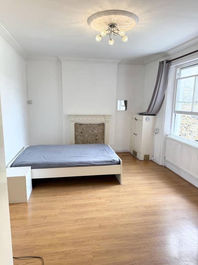 Whole flat: 2 bedroom flat close to Imperial Uni. Main Photo