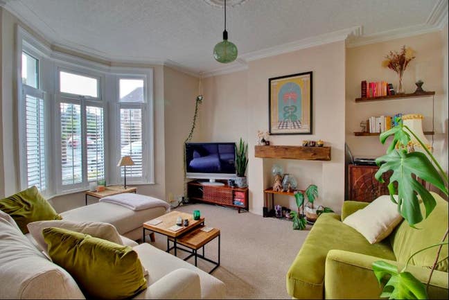 Beautiful attic room(s) in our Southville palace:) Main Photo