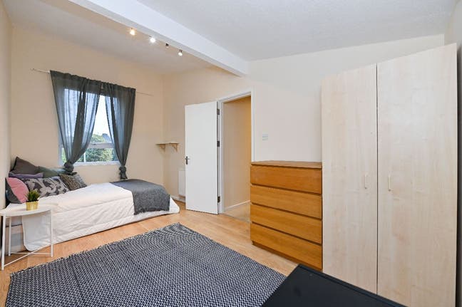 Huge Room - Kings Cross - Amazing House! Main Photo