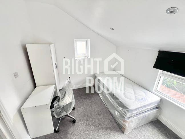 Spacious 5-Bedroom Apartment – Central Forest Gate Main Photo