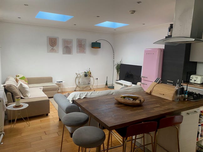 Large Furnished Double Room in 2-Bed Flat Main Photo