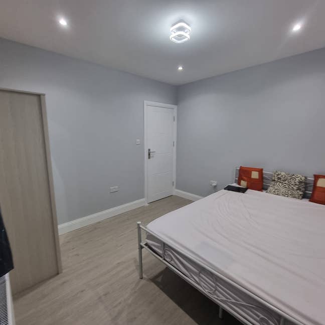 Double Room in North Finchley from 15Oct £850inc  Main Photo