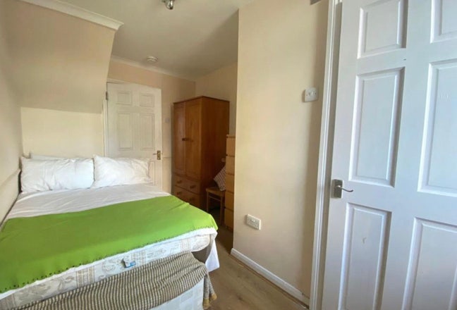 2 Brilliant Rooms - 2min to DLR - By Parkside Main Photo