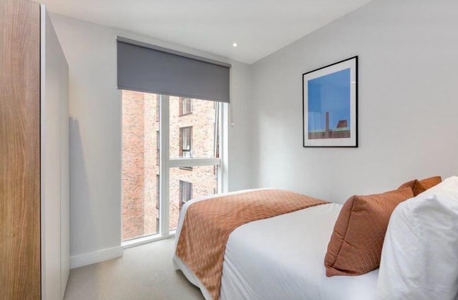 Bright double room in a modern flat in Dalston Main Photo