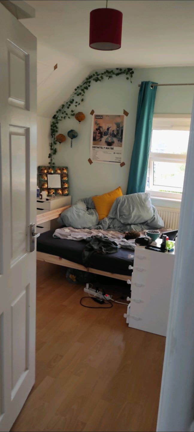 You will get Clean, quite room with all amenities. Main Photo