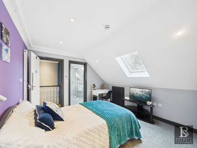 Slough Town Centre  - 1 Week - 1 Month Stays Only Main Photo