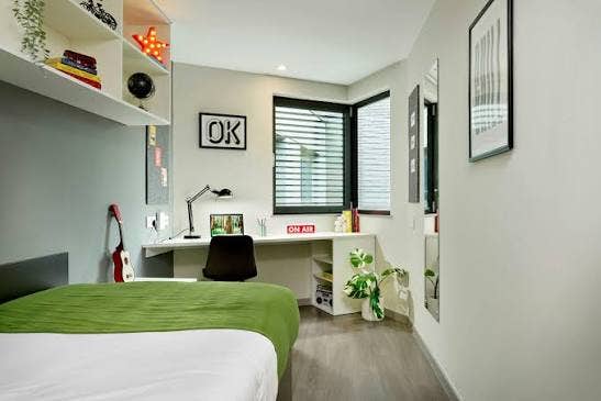 Silver Plus En-suite student room- City Centre Main Photo
