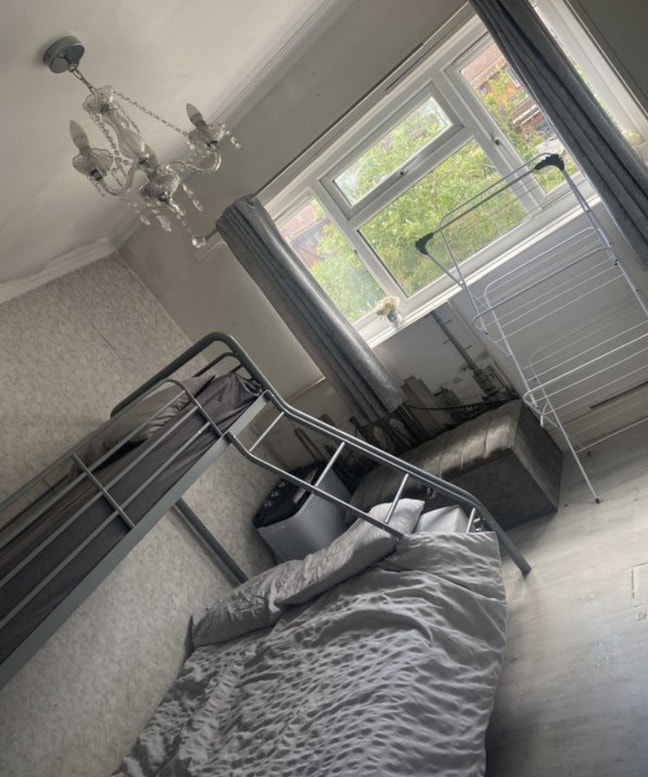 Easy going landlord  Main Photo