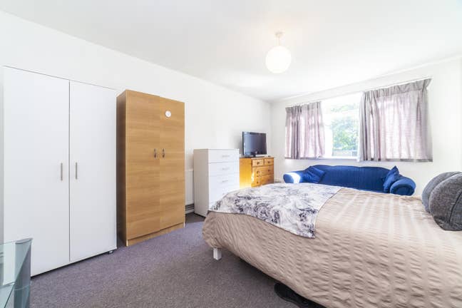 🌇 Spacious Couples Room in Prime Fulham 🛏️ Main Photo