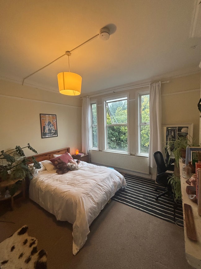 Bright spacious double room  Main Photo