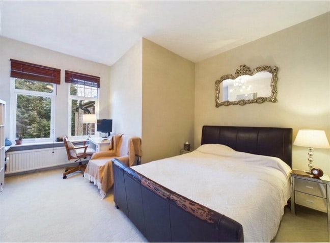 900 pcm Spacious double room in Hendon  Main Photo