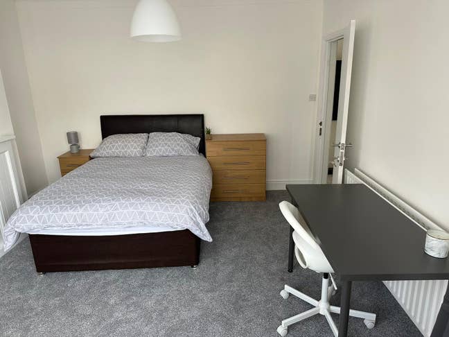 Stunning Rooms in Woodside Park | Bills Inc. Main Photo