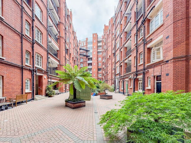 Modern & stylish 3 bedroom apartment is located in Main Photo