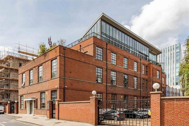One Bed Flat in Converted Printworks Main Photo