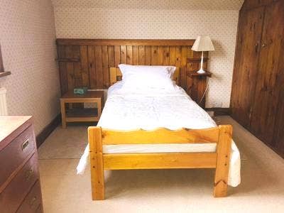  Large Single Bedroom available end September.  Main Photo