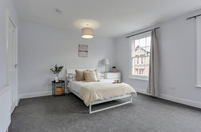 Lovely Spacious Double Bedroom in Brentford TW8 Main Photo