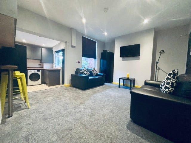 Stylish En-Suites close to Leeds City Centre LS12! Main Photo